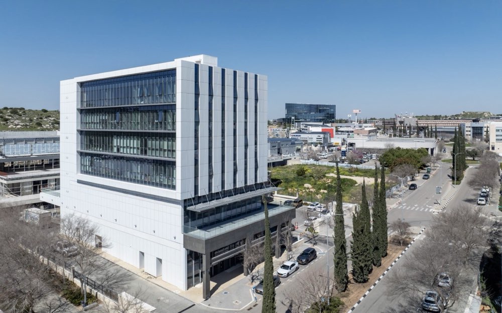 אקסיס · קבוצת רכישה